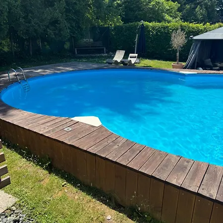 Sonnenblume Beheizter Pool